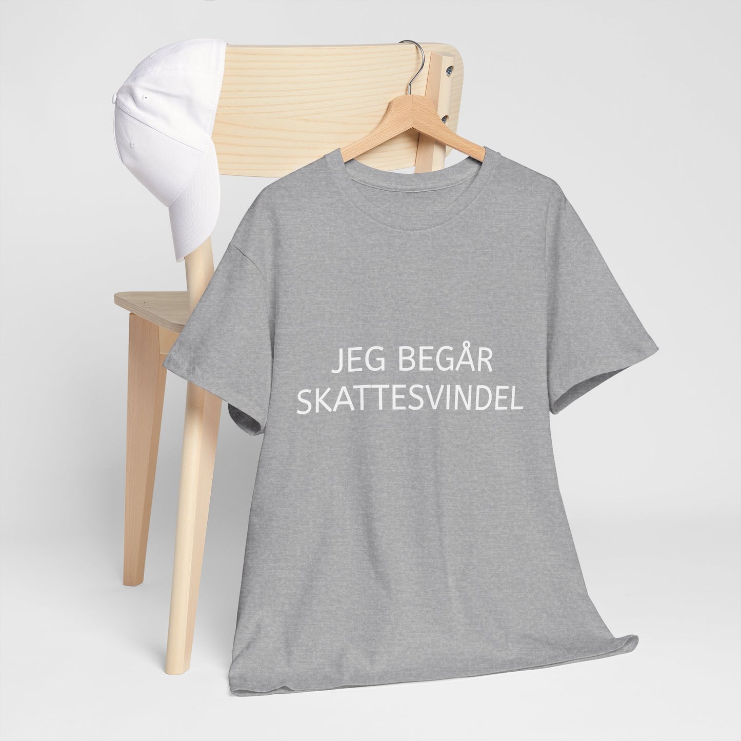 T-Shirt - "Jeg begår skattesvindel"